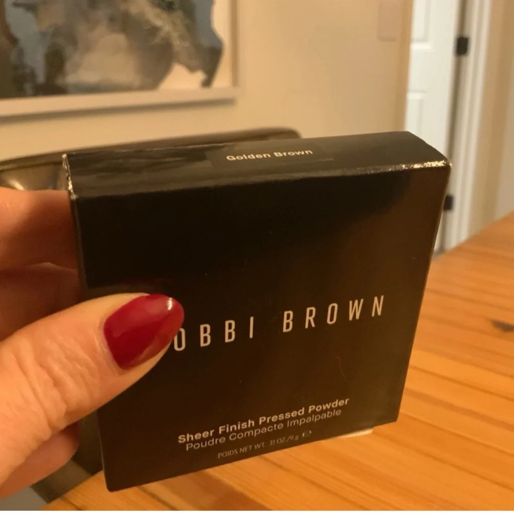 NIB BOBBI BROWN Sheer Finish Pressed Powder Compact GOLDEN BROWN Full Size $55